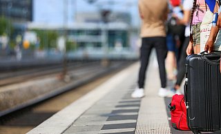 Die Videoaufnahmen zeigen eindeutig, dass die Täter anschließend die Treppe zu Bahngleis 8 hinaufhasteten. - Sarah Jonek
