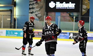 Enttäuschung: Die Herforder um Kapitän Björn Bombis mussten sich den Hannover Indians mit 3:5 geschlagen geben. - Yvonne Gottschlich