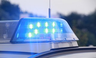 Ein Polizist wurde schwer verletzt. (Symbolbild) - David Schellenberg