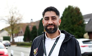 Asaad Rescho sitzt mit seinem Unternehmen in Porta. Mit seinen Eltern und Geschwistern flüchtete er Ende der 90er Jahre nach Deutschland. - Alex Lehn