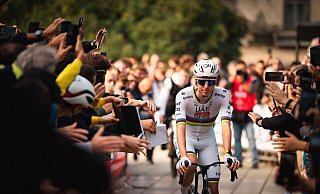 Fährt in seiner eigenen Liga: Tadej Pogacar - Matteo Secci/ZUMA Press Wire/dpa