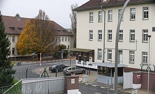 Freies W-Lan: Flüchtlinge können bald surfen. - Steinert