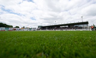 Schmuckstück und Knackpunkt in einem: Das Häcker Wiehenstadion bietet aktuell eine Zuschauerkapazität von circa 3.140 Zuschauern - zu wenig für die 3. Liga. Mobile Stahltribünen auf der Ost- und Westseite könnten die Lösung sein. Doch berücksichtigt werden muss noch viel mehr. - Noah Wedel