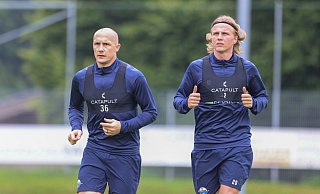Die SCP-Führungsspieler Sven Michel (l.) und Felix Götze konnten im Trainingslager in Walchsee zumeist nur Laufrunden drehen. Nun aber stehen beide vor der Rückkehr ins Mannschaftstraining. - Oliver Krato Die SCP-Führungsspieler Sven Michel (l.) und Felix Götze konnten im Trainingslager in Walchsee zumeist nur Laufrunden drehen. Nun aber stehen beide vor der Rückkehr ins Mannschaftstraining. - Oliver Krato