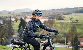 Häufiger unterwegs: E-Bike-Fahrer fahren längere Strecken, das ist gut für die Fitness.  - istock