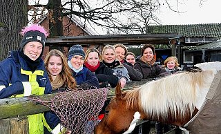 Jeannine (v.l.), Lara, Susanne, Vanessa, Sophie, Anna, Katja, Maren und Christine. - FOTO: THOMAS KLÜTER