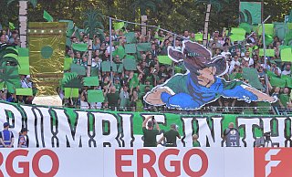 Die Fans des FC Gütersloh sind am Freitagabend in Pokallaune. - sport/presse/foto Dünhölter