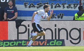 Beim Führungstreffer in der Sportclub Arena konnte der SC Verl noch jubeln. Am Ende gaben die Verler ihre klare Führung noch aus der Hand. - sport/presse/foto Dünhölter