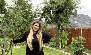 Ebru Alper aus Bünde sucht nach dem Hochwasser, das Anfang Juni ihre Wohnung geflutet hat, eine neue Bleibe. - Privat