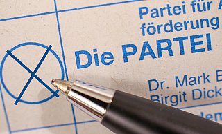Wählbar ist die "Partei" in Löhne in fast allen Wahlbezirken. Mindestens die Hälfte ihrer Kandidaten aber wollen gar nicht in den Rat. - picture alliance / Maximilian Koch