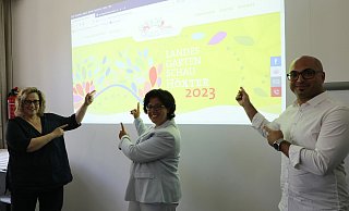 Laden ein rum Reinklicken: Designerin Barbara Fien (v. l.), LGS-Geschäftsführerin Claudia Koch und Kenan Kutlu von der Kenmedia Digitalagentur aus Hannover. - Simone Flörke