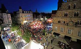 Mit kleineren Veranstaltungen oder eine großen „Welcome back Party" soll zahlendes Publikum zurück in die Innenstadt geholt werden – wie hier beim Hoekerfest 2019. - Kiel-Steinkamp