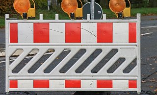 Auf der B64 wird weiter gebaut (Symbolbild). - Pixabay