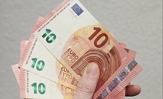 Die Polizei warnt vor Falschgeld, das in Höxter aufgetaucht ist. Auf dem Foto sind echte 10-Euro-Scheine abgebildet. - Simone Flörke