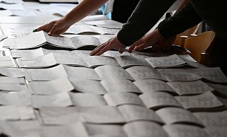 Für ihren Einsatz bekommen Wahlhelfer ein sogenanntes Erfrischungsgeld, welches meist steuerfrei vereinnahmt werden kann. - Bernd Weißbrod/dpa/dpa-tmn