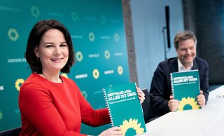 Wer wird's? Annalena Baerbock und Robert Habeck beim Vorstellen des Entwurfs ihres Wahlprogramms. - picture alliance/dpa