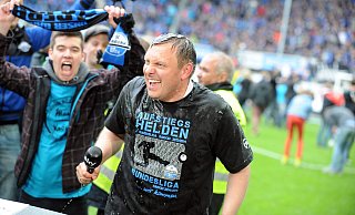 Am 11. Mai 2014 konnte sich André Breitenreiter als Paderborner Aufstiegstrainer feiern lassen. Ab sofort ist der gebürtige Niedersachse in England im Einsatz. - picture alliance