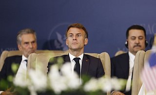 Nach dem Gaza-Friedensgipfel fordert der französische Präsident Emmanuel Macron eine äußerst strenge internationale Überwachung im Gazastreifen. - Yoan Valat/Pool EPA/AP/dpa