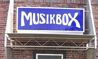 Vor der Diskothek "Musikbox" an der Portastraße kam es zu einer Schlägerei, in dessen Verlauf ein 18-Jähriger einen 20-jährigen Mann aus Obernkirchen mit einem Messer verletzt hat. - MT-Archiv