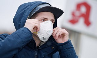 Schutzmasken sind fast ausverkauft. Das merken auch die Kliniken. - picture alliance / Pressebildage
