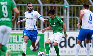 Der Spielbetrieb in der Regionalliga West wird fortgesetzt, schon am Mittwoch geht es für den SV Rödinghausen (hier mit Seung-Won Lee) beim Tabellenzweiten RW Essen weiter. - Noah Wedel