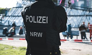 Die Polizei nimmt sich immer wieder die Drogenszene in Bielefeld vor, die vor allem zwischen Herbert-Hinnendahl-Straße und Stadthalle auffällig ist. - Polizei