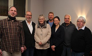 Der Vorstand des SPD-Ortsvereins bereitet sich schon auf den Wahlkampf vor. Von links: Tim Miersch, Peter Jong, Susanne Schellhase, Peter Heepmann, Selina Sonnenberg. Rudi Doil und Bruno-Heinz Weber. - KNUT DINTER