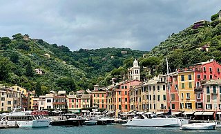 Einst ein ruhiges Fischerdörfchen, heute ein Jetset-Hotspot: Portofino östlich von Genua. - Bernhard Krieger/dpa-tmn