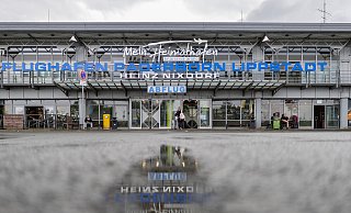 Eine Initiative von Wirtschaft und Politik macht es möglich, weiter vom Flughafen Paderborn in die Welt zu fliegen. - Niklas Tüns