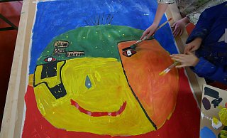 Farbenfroh und kreativ: Das neue Programm der Jugendkunstschule Löhne hat viel fantasievolles zu bieten. - JKS Löhne