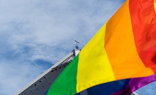 Schwule und lesbische Paare sollen laut Vatikan keinen Seegen erhalten. - Symbolfoto/picture alliance