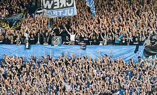 Arminia-Fans feiern den 6:0-Sieg gegen Braunschweig im Abstiegskampf 2017. - Christian Weische Arminia-Fans feiern den 6:0-Sieg gegen Braunschweig im Abstiegskampf 2017. - Christian Weische