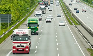 Auf der Autobahn 2 in Richtung Dortmund ist am Samstag nur ein Fahrstreifen frei. - Christian Mathiesen