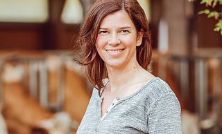 Ophelia Nick liest im Rahdener Bahnhof. Foto: pr - pr
