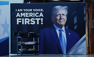 Trump strotzt nach dem Attentat auf ihn und vor dem Parteitag der Republikaner vor Stärke. - Pat A. Robinson/ZUMA Press Wire/dpa