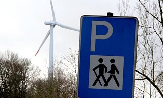Im Windpark Bosseborn bilden Naherholung und Windenergienutzung keinen Widerspruch. Vor 20 Jahren wurde er genehmigt. - Burkhard Battran