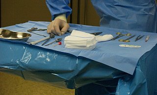 Einem Mann wurden 1988 die Hoden entfernt - zu Unrecht aus heutiger Sicht. Symbolbild: Pixabay - Pixabay