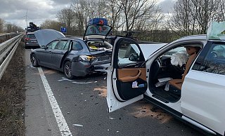 An dem Auffahrunfall waren drei Wagen beteiligt. - Ralph Meyer