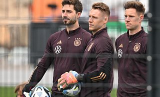 Das DFB-Torhüter-Trio beim Training: Kevin Trapp (l-r), Marc-André ter Stegen und Bernd Leno. - Arne Dedert/dpa