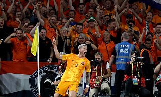 Hoffenheims Wout Weghorst jubelt über sein Tor zum 2:1. - Donall Farmer/PA Wire/dpa