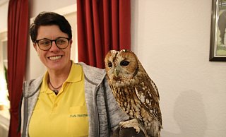 Waldkauz Belle hatte ihren zweiten öffentlichen Auftritt. - Sina Wollgramm