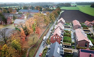 In der Siedlung zwischen Osthusweg und Auf der Haar, die an das Mansergh-Quartier (links) grenzt, sind die Anwohner besorgt. - Andreas Frücht