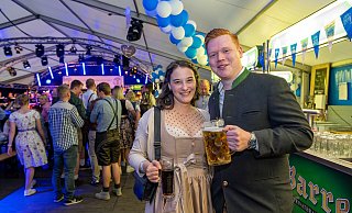Lissia Hofemeier, die in Bielefeld lebt, mit ihrem Freund Simon Kerker, war extra angereist. - David Scholtissek