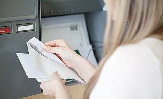Post von TPI Investment GmbH im Briefkasten? Betroffene sollten das Schreiben nicht ignorieren, sondern eine Abtretungsurkunde vom Unternehmen einfordern. - Christin Klose/dpa-tmn