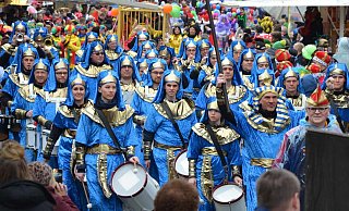 Farbenfrohe Bilder wie diese vom Rietberger Karneval wird es im kommenden Jahr nicht geben. - Birgit Vredenburg