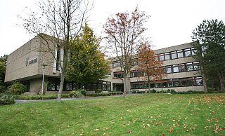 Hiddenhauser Rathaus: Anwohner sind mit der Verwaltung in punkto Öffentlichkeitsarbeit nicht zufrieden. - Frank-Michael Kiel-Steinkamp