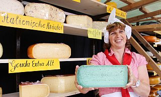 Aus ganz Europa kommen normalerweise die Aussteller zum beliebten Deutschen Käsemarkt nach Nieheim. In diesem Jahr fällt er aus. - Madita Schellenberg
