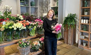 Floristikmeisterin Carolin Fricke hat das Blumengeschäft Jocksch übernommen. Für die Zukunft plant sie Workshops, anzubieten und mit ihrem Geschäft aktiver in den sozialen Medien zu werden. - Jule Prietzel