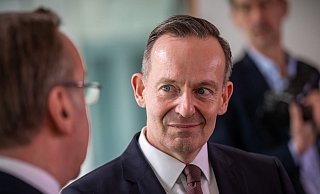 Verkehrsminister Volker Wissing male «Horrorszenarien an die Wand, um auch in Zukunft nichts tun zu müssen», sagt Greenpeace-Mobilitätsexpertin Clara Thompson. - Michael Kappeler/dpa