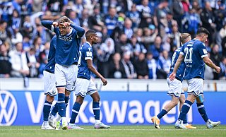 Joel Grodowski mit seiner Jubelgeste. Der Stürmer von Arminia Bielefeld hat sich längst in die Herzen der Fans geschossen – ohne abzuheben. - Teresa Kroeger/RHR-FOTO